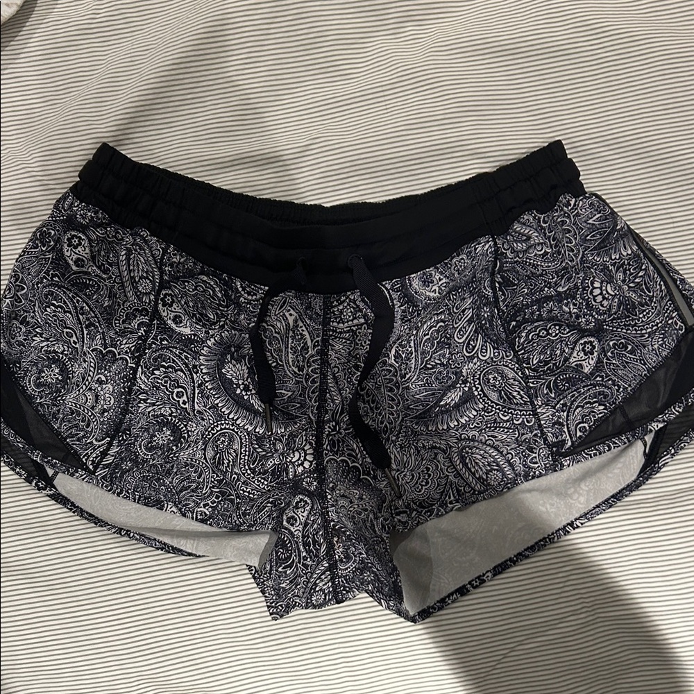 Lululemon hotty hot shorts